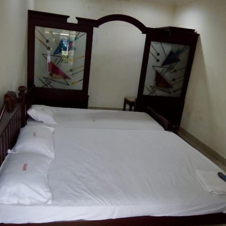 Sathya Inn กูรูวาเยอร์ ภายนอก รูปภาพ