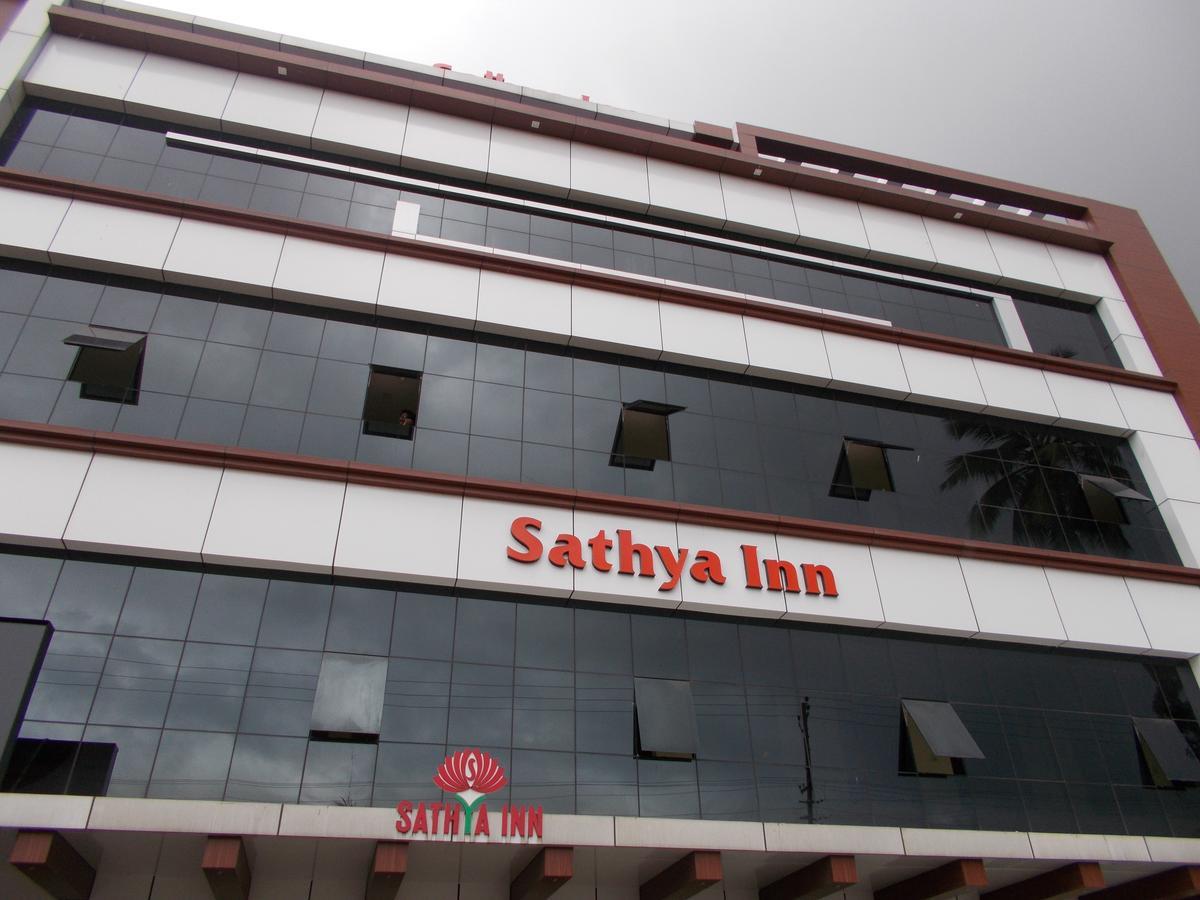 Sathya Inn กูรูวาเยอร์ ภายนอก รูปภาพ