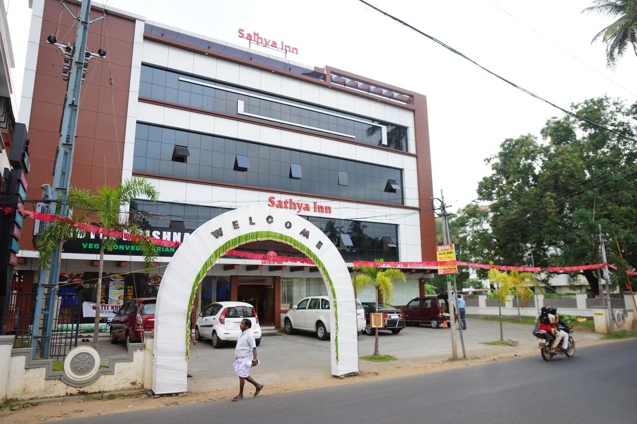 Sathya Inn กูรูวาเยอร์ ภายนอก รูปภาพ